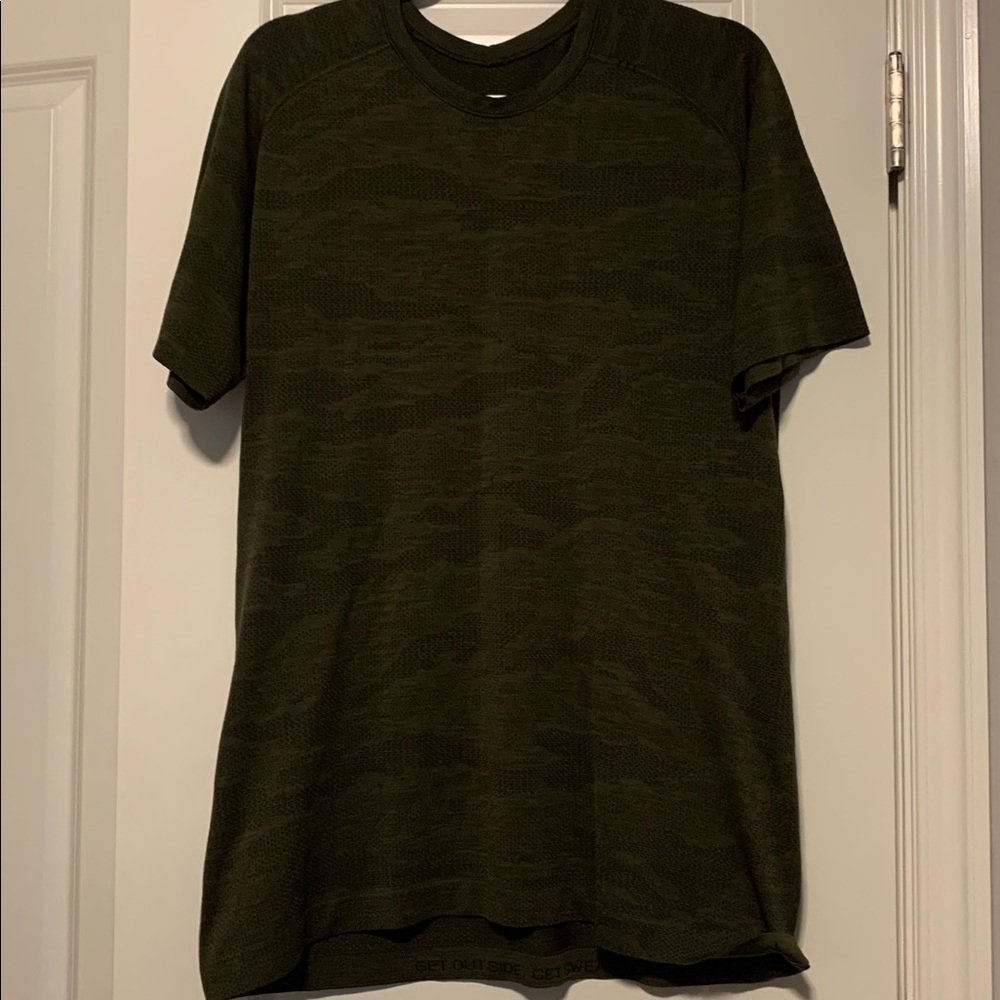Lululemon Men’s Metal Vent Tech SS Tee, Sz L
Good Condition